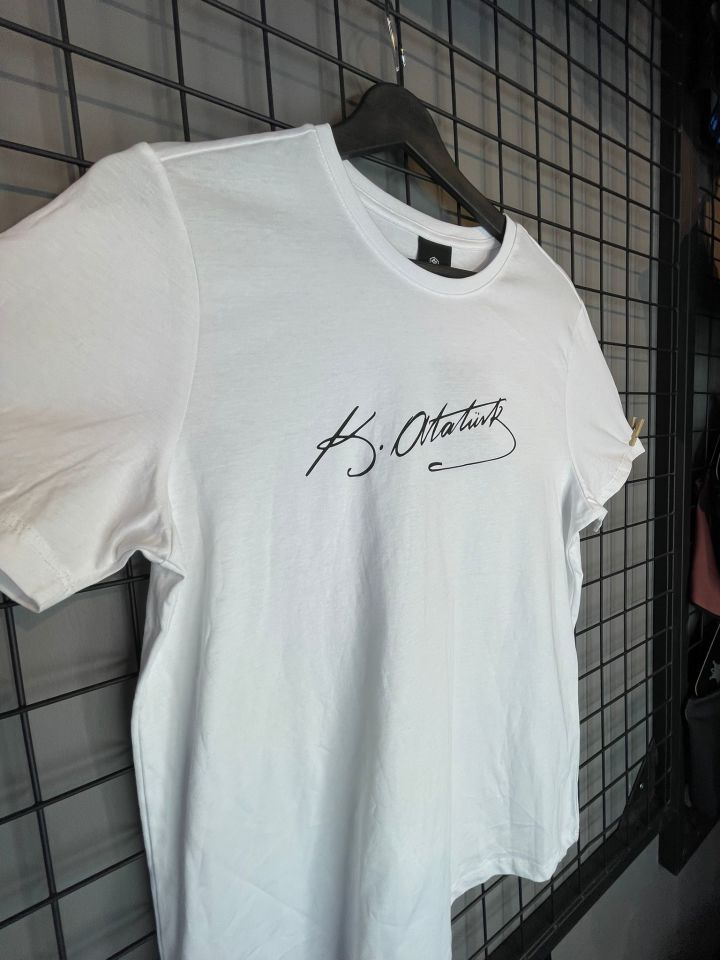 Atatürk İmza Tshirt Siyah