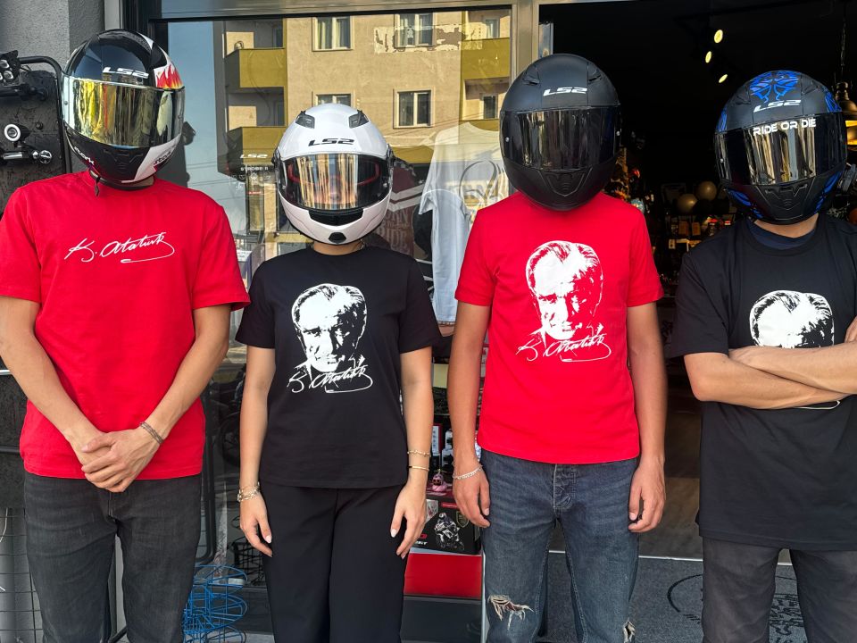 Atatürk İmza Tshirt Siyah