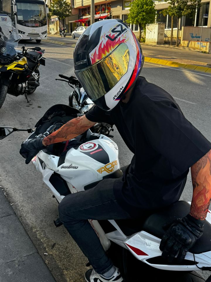 Kol Dövmesi - Güneş Koruması / MODEL-D