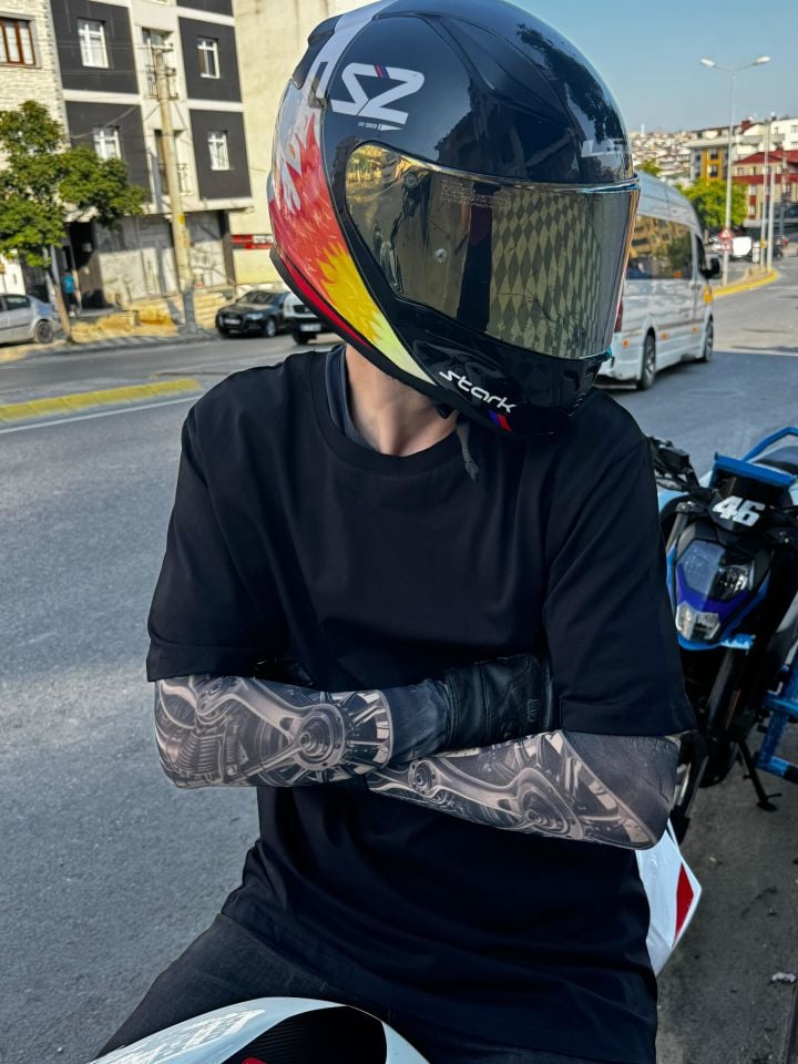 Kol Dövmesi - Güneş Koruması / MODEL-E