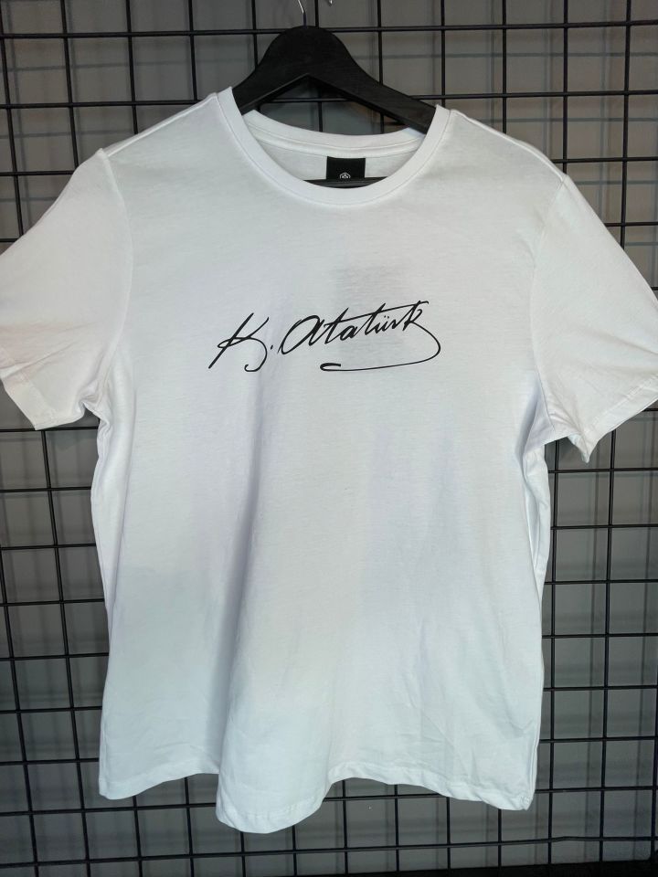 Atatürk İmza Tshirt Beyaz